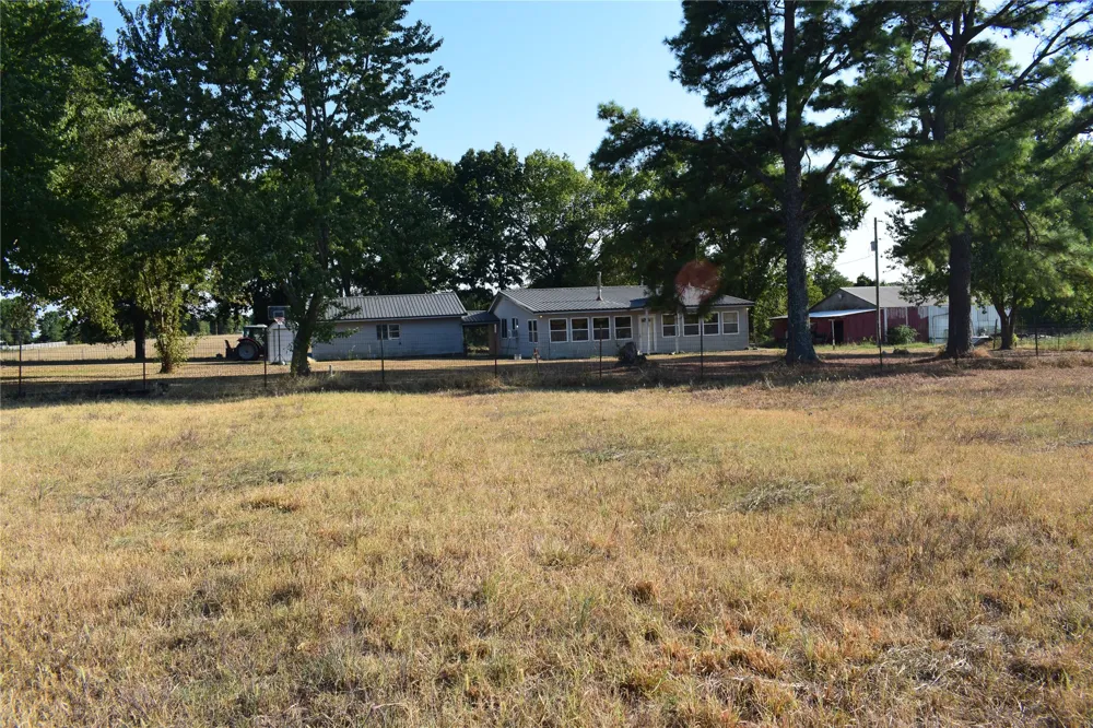 67451 E County Road 175 Road Wyandotte, OK 74370
