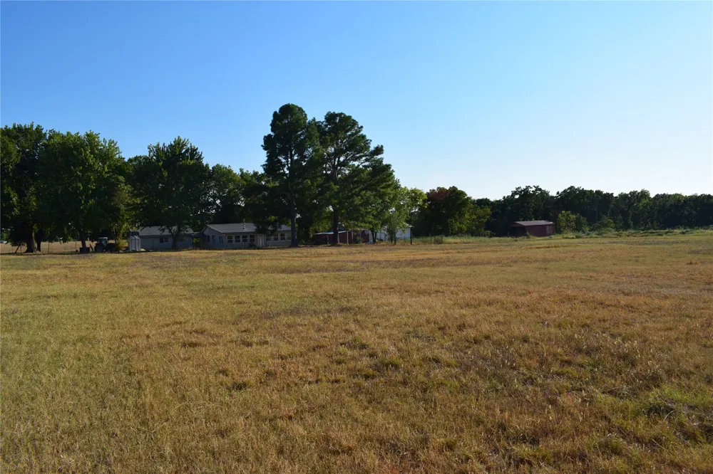 67451 E County Road 175 Road Wyandotte, OK 74370