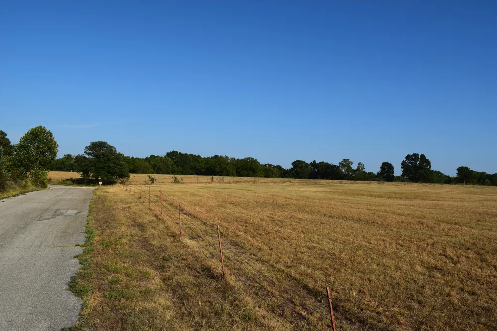 67451 E County Road 175 Road Wyandotte, OK 74370