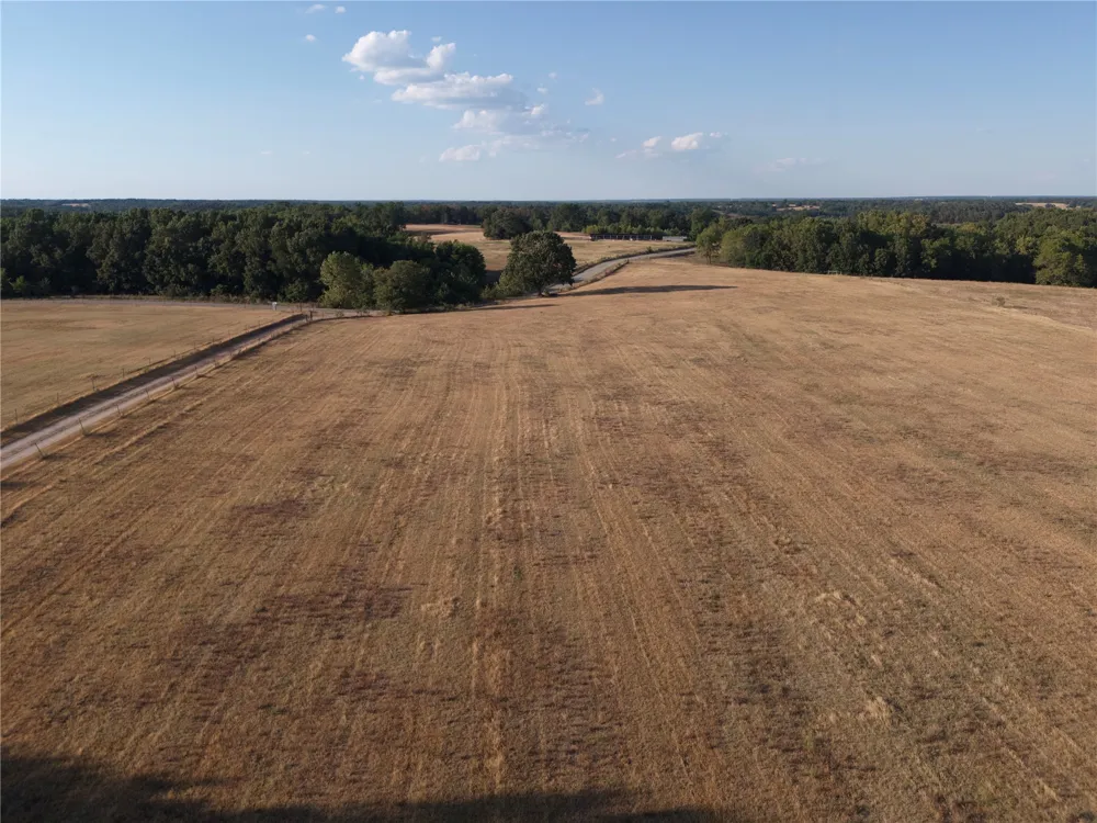 67451 E County Road 175 Road Wyandotte, OK 74370