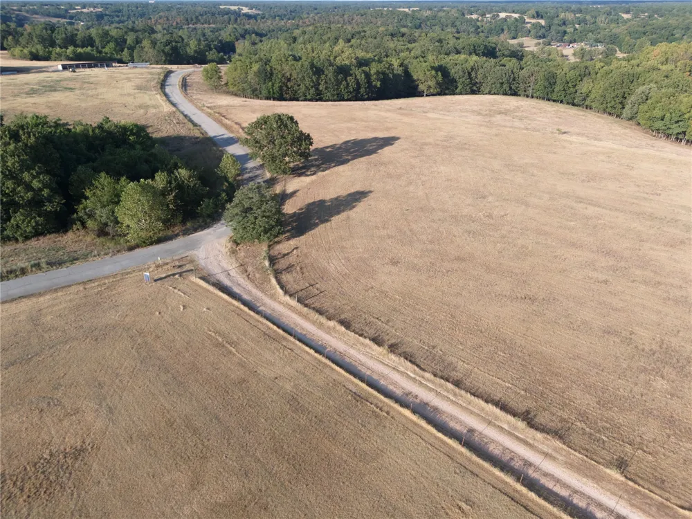 67451 E County Road 175 Road Wyandotte, OK 74370