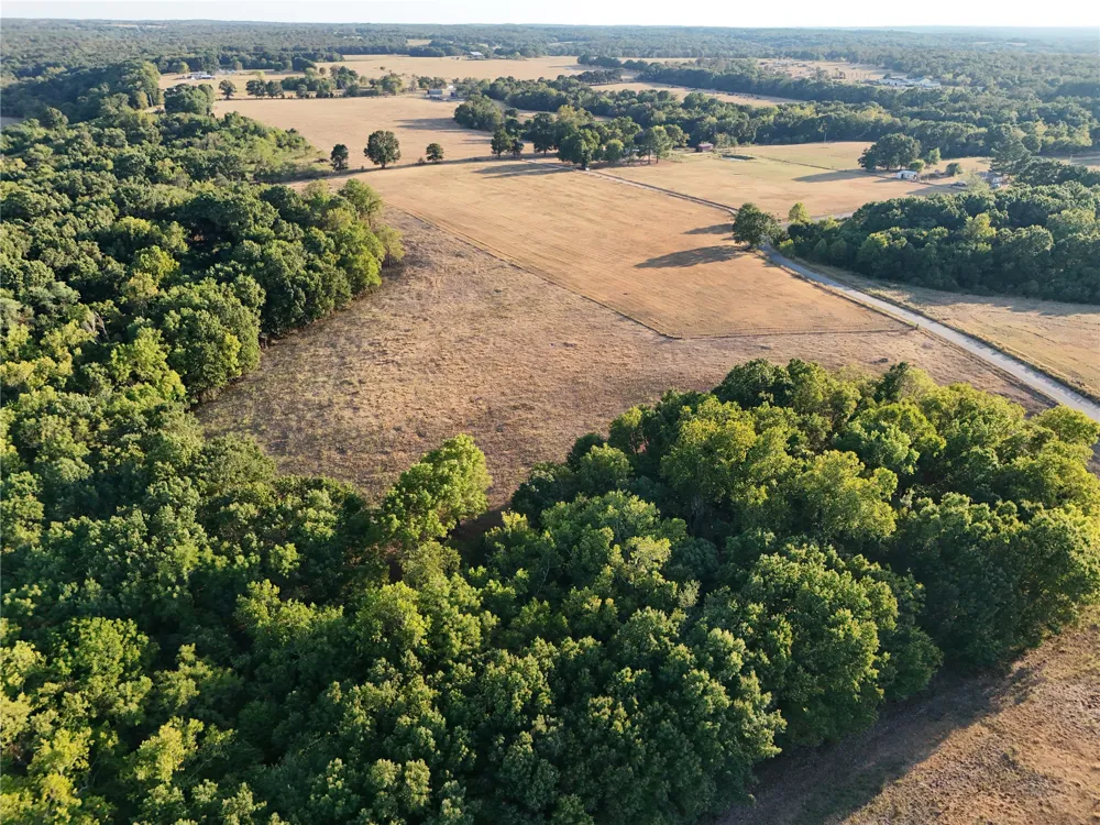 67451 E County Road 175 Road Wyandotte, OK 74370