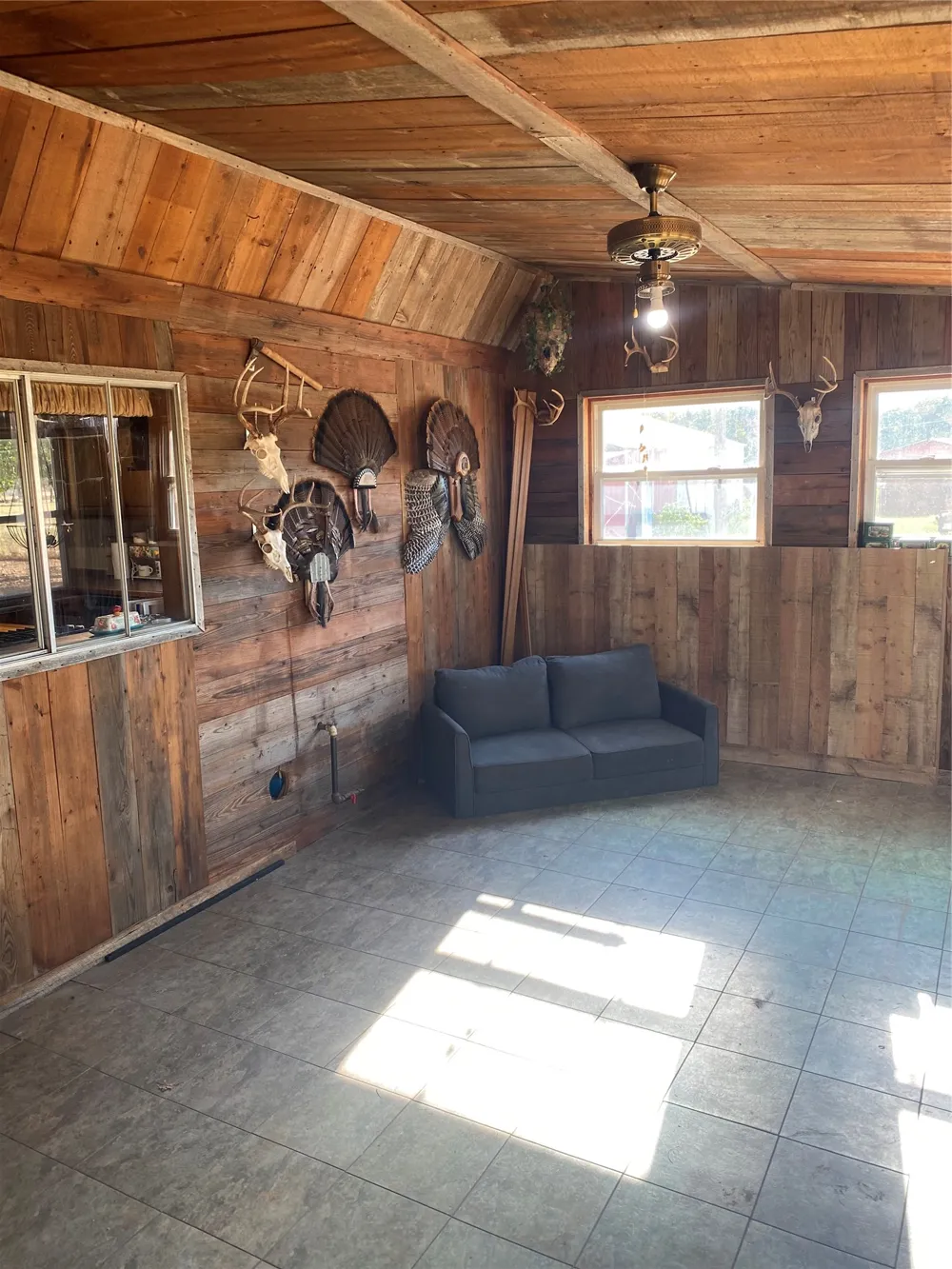 67451 E County Road 175 Road Wyandotte, OK 74370