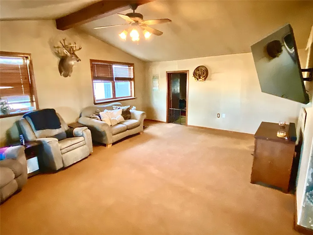 67451 E County Road 175 Road Wyandotte, OK 74370