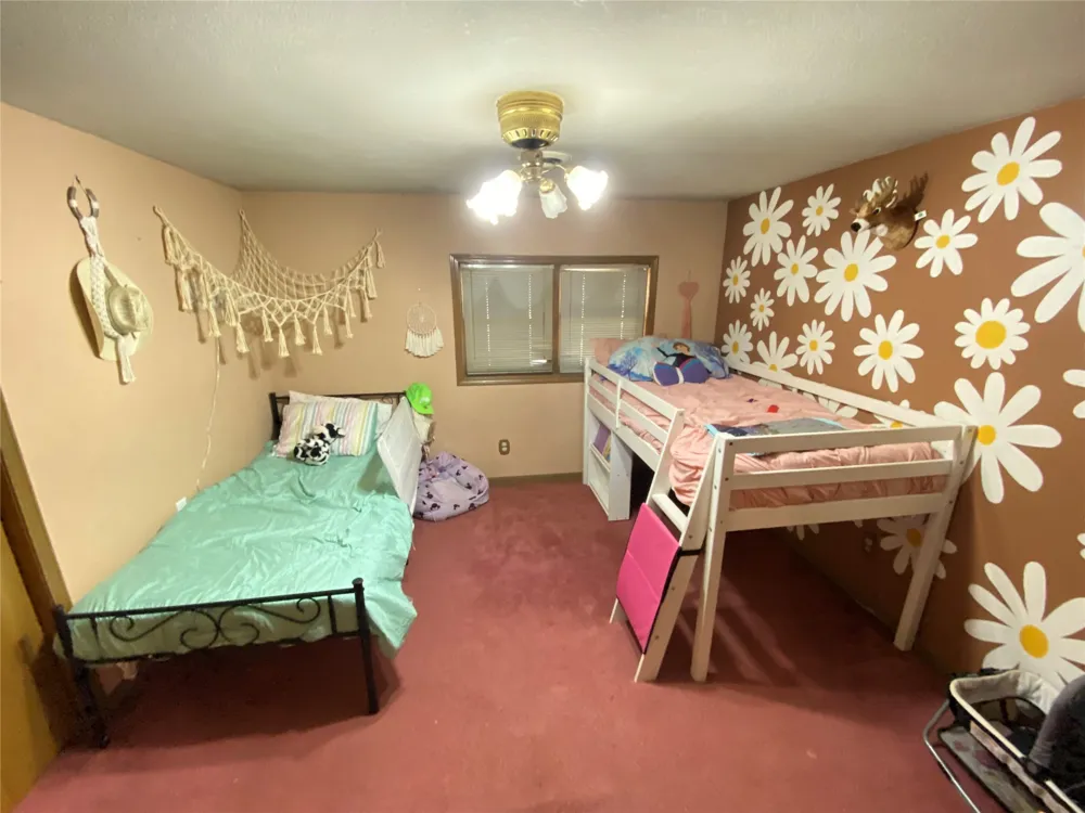 67451 E County Road 175 Road Wyandotte, OK 74370