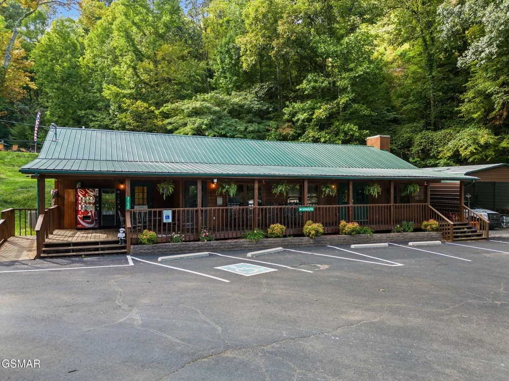 2653 Black Walnut Flats Road Sevierville, TN 37862