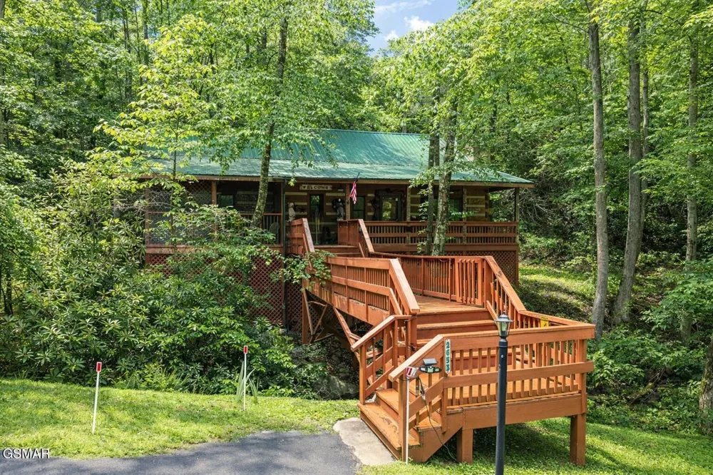 2653 Black Walnut Flats Road Sevierville, TN 37862