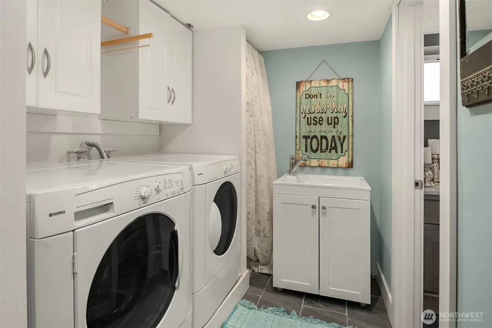 847 NE 85th Street Seattle, WA 98115