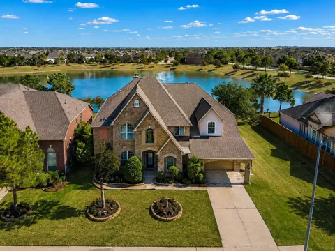 2421 Harbor Chase Drive