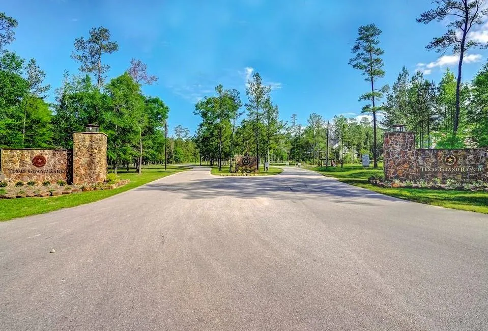 3 Fire Sky Rd, Huntsville, TX 77340