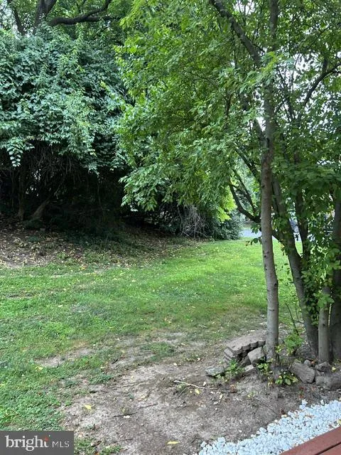 112 BROOKWOOD DRIVE Ambler, PA 19002