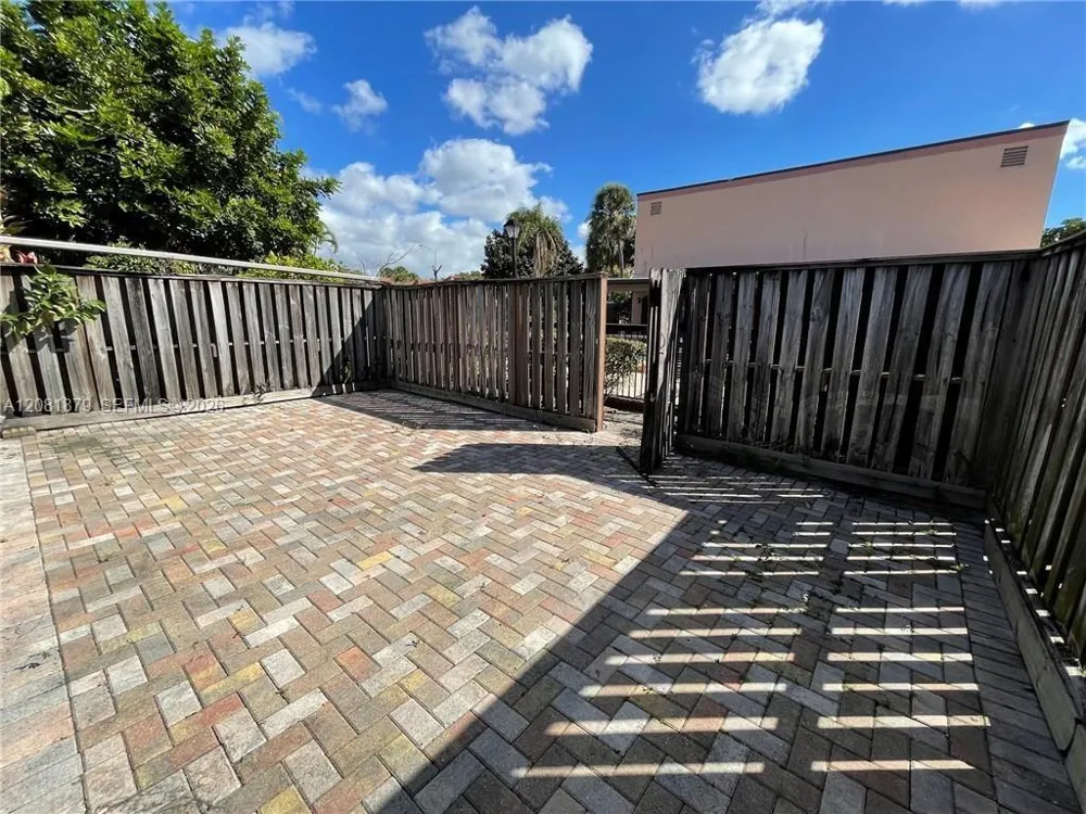 1724 NW 73rd Ave #57 Plantation, FL 33313