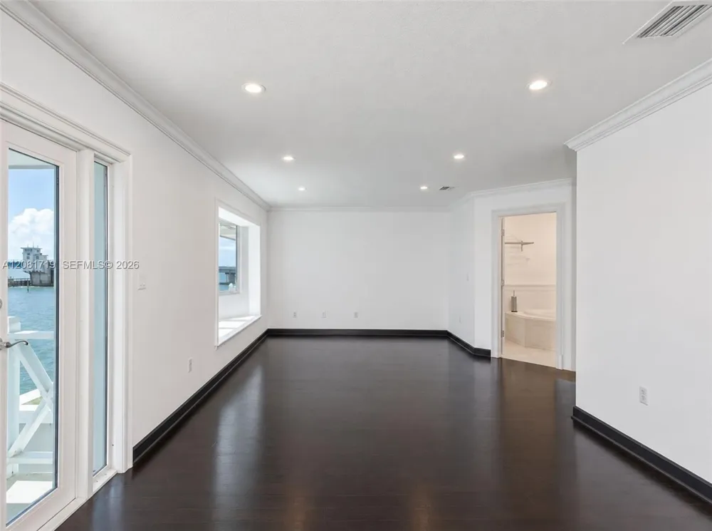 8041 NE Bayshore Ct #8041 Miami, FL 33138