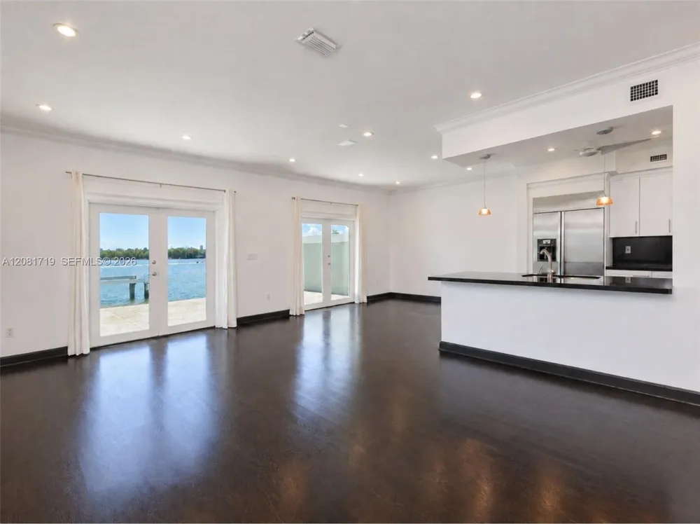 8041 NE Bayshore Ct #8041 Miami, FL 33138