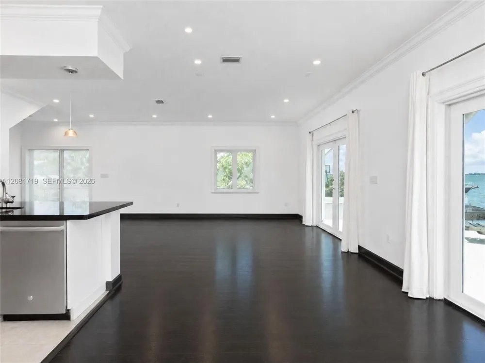 8041 NE Bayshore Ct #8041 Miami, FL 33138