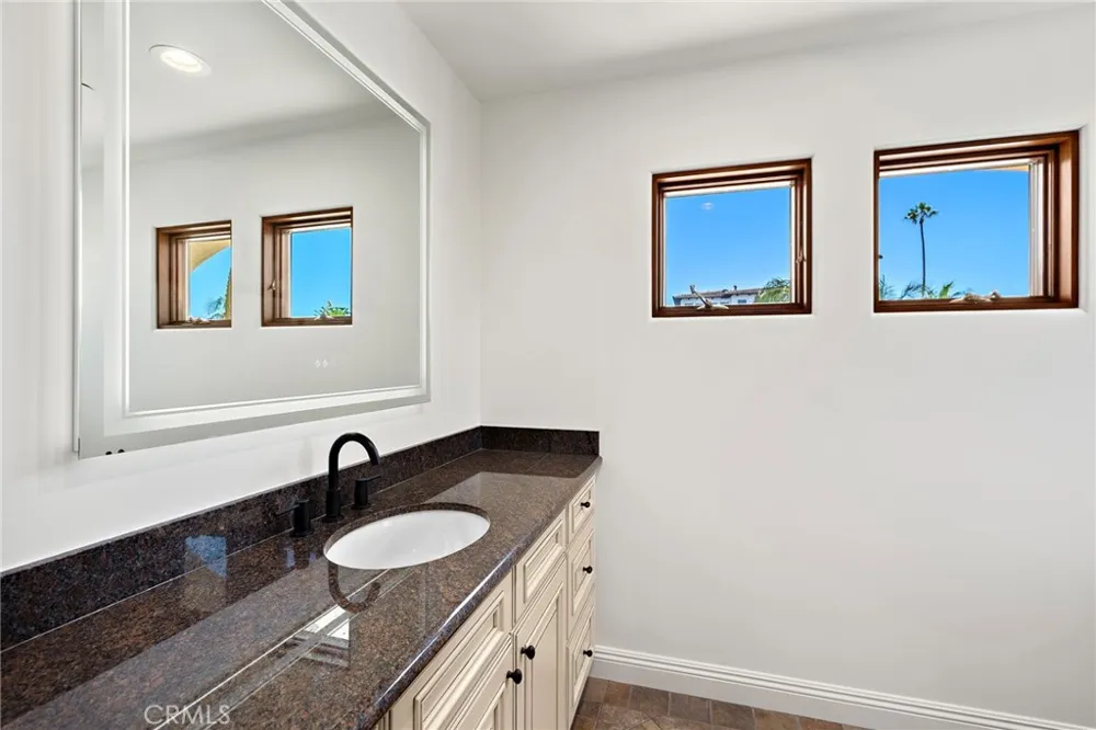 1699 Calle De Los Alamos San Clemente, CA 92672
