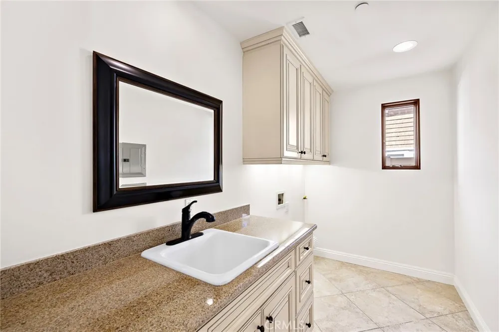 1699 Calle De Los Alamos San Clemente, CA 92672