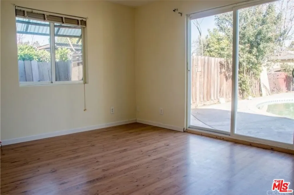 15819 LEADWELL STREET Van Nuys, CA 91406