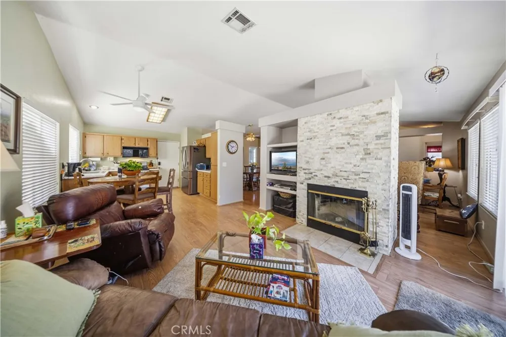 3649 Garnet Rosamond, CA 93560