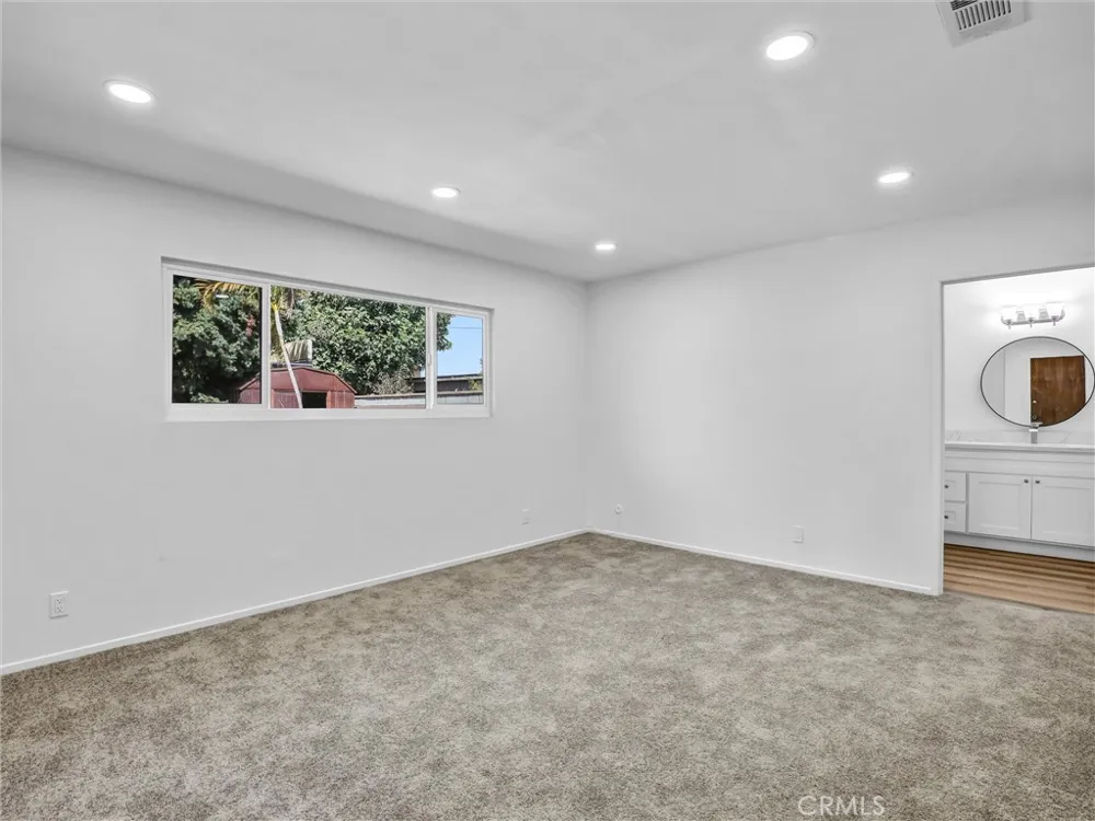 11925 Truro Avenue Hawthorne, CA 90250