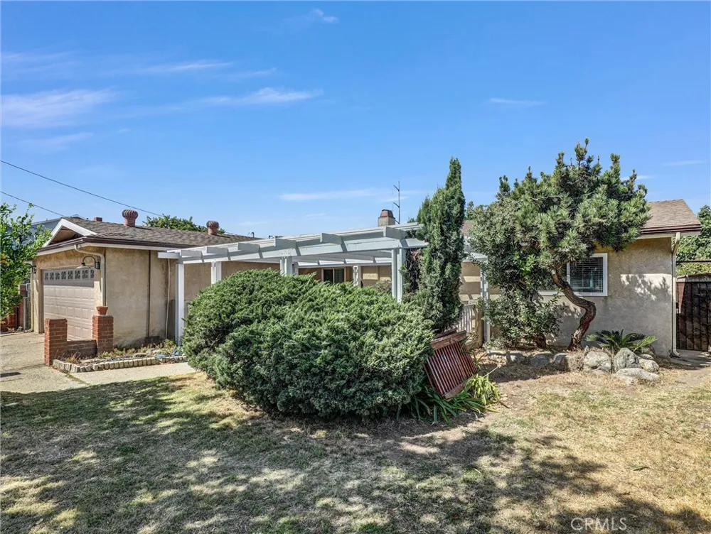 11925 Truro Avenue Hawthorne, CA 90250