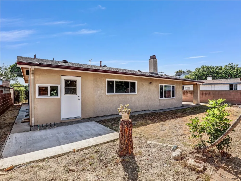 11925 Truro Avenue Hawthorne, CA 90250
