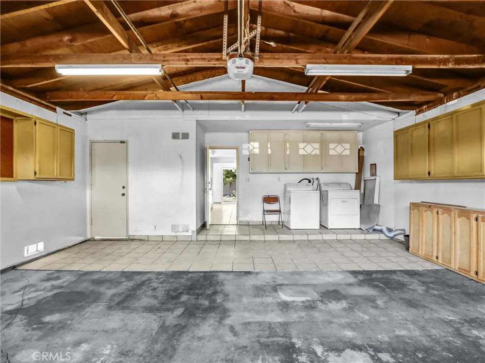 11925 Truro Avenue Hawthorne, CA 90250