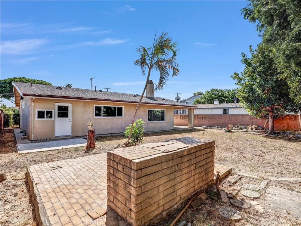 11925 Truro Avenue Hawthorne, CA 90250