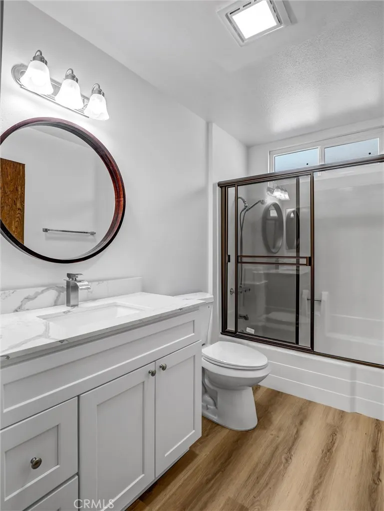 11925 Truro Avenue Hawthorne, CA 90250