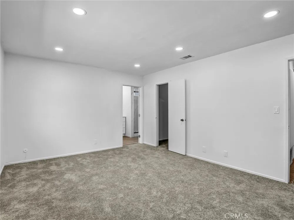 11925 Truro Avenue Hawthorne, CA 90250