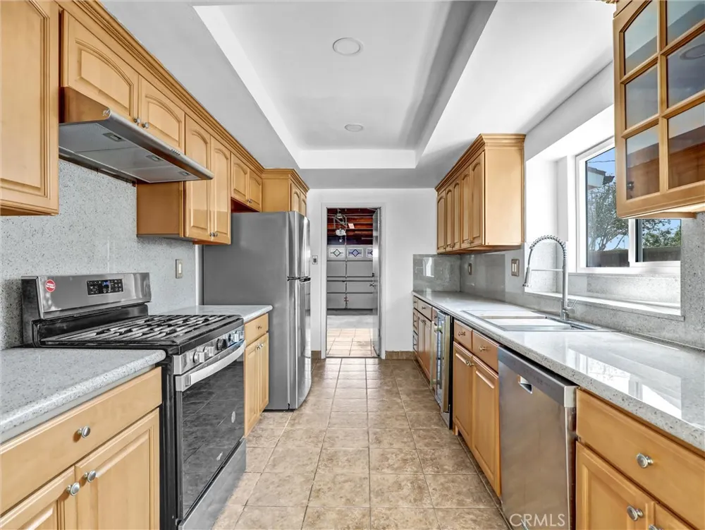 11925 Truro Avenue Hawthorne, CA 90250