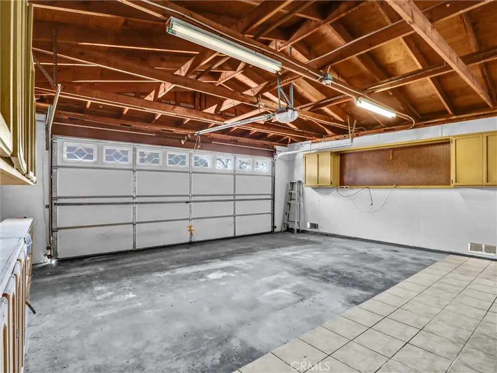 11925 Truro Avenue Hawthorne, CA 90250