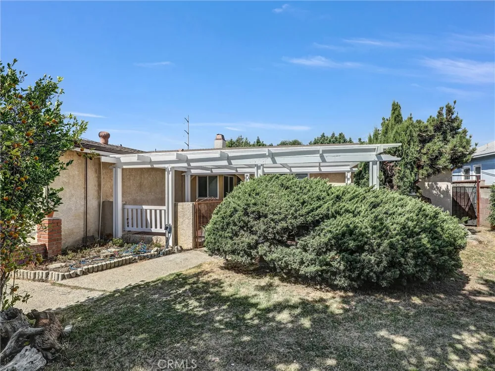 11925 Truro Avenue Hawthorne, CA 90250