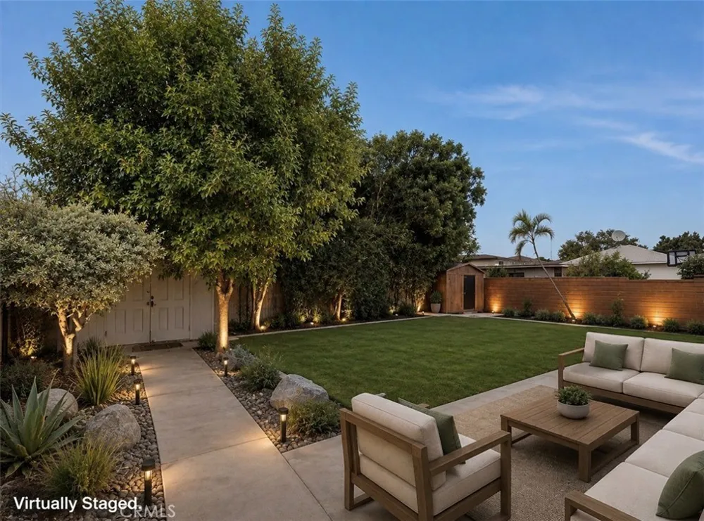 11925 Truro Avenue Hawthorne, CA 90250