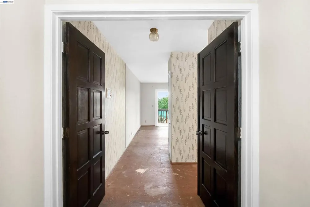 27929 Edgecliff Way Hayward, CA 94542