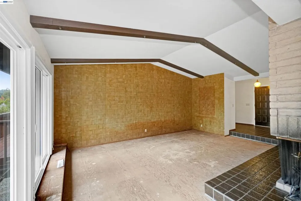 27929 Edgecliff Way Hayward, CA 94542