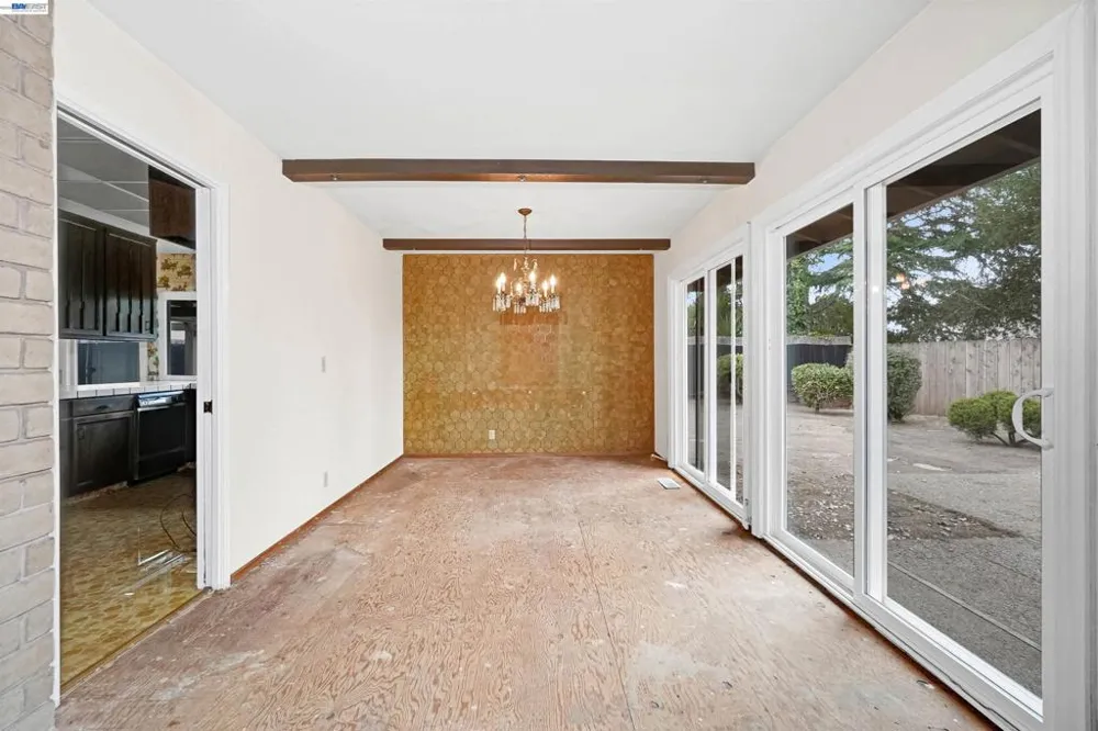 27929 Edgecliff Way Hayward, CA 94542