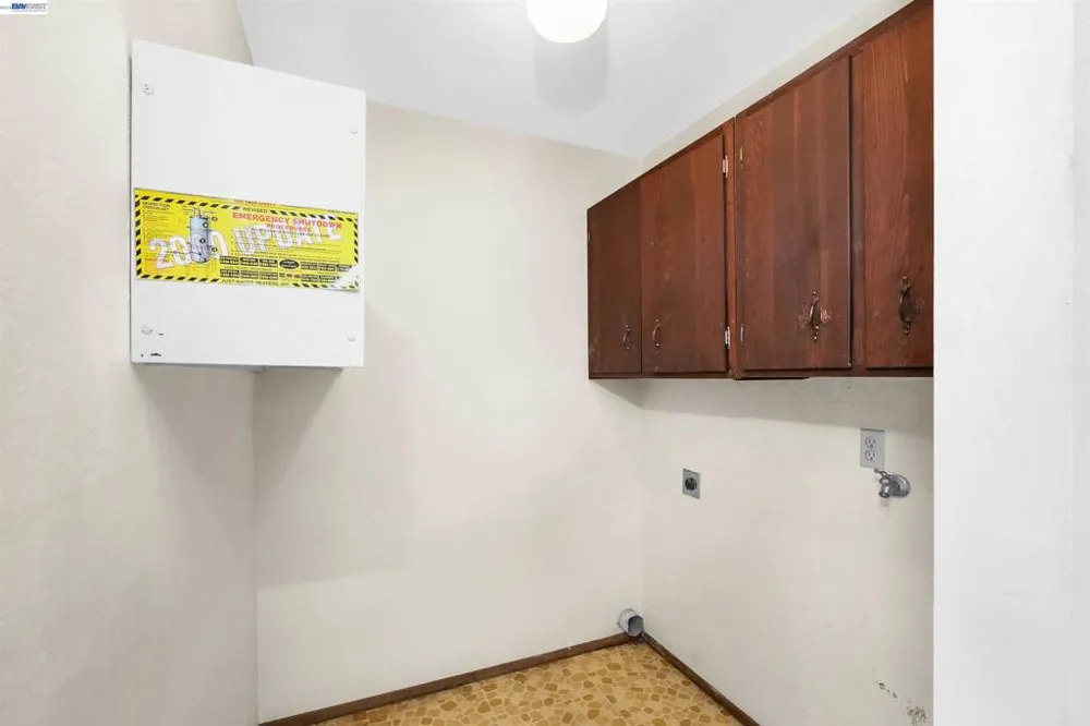 27929 Edgecliff Way Hayward, CA 94542