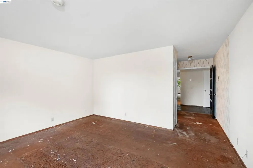 27929 Edgecliff Way Hayward, CA 94542