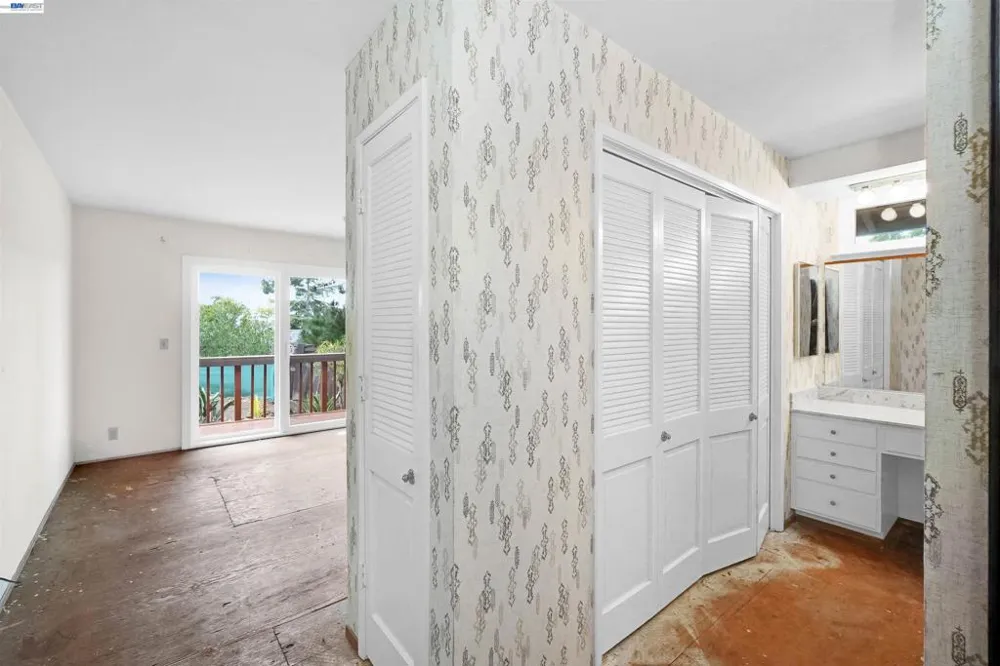 27929 Edgecliff Way Hayward, CA 94542