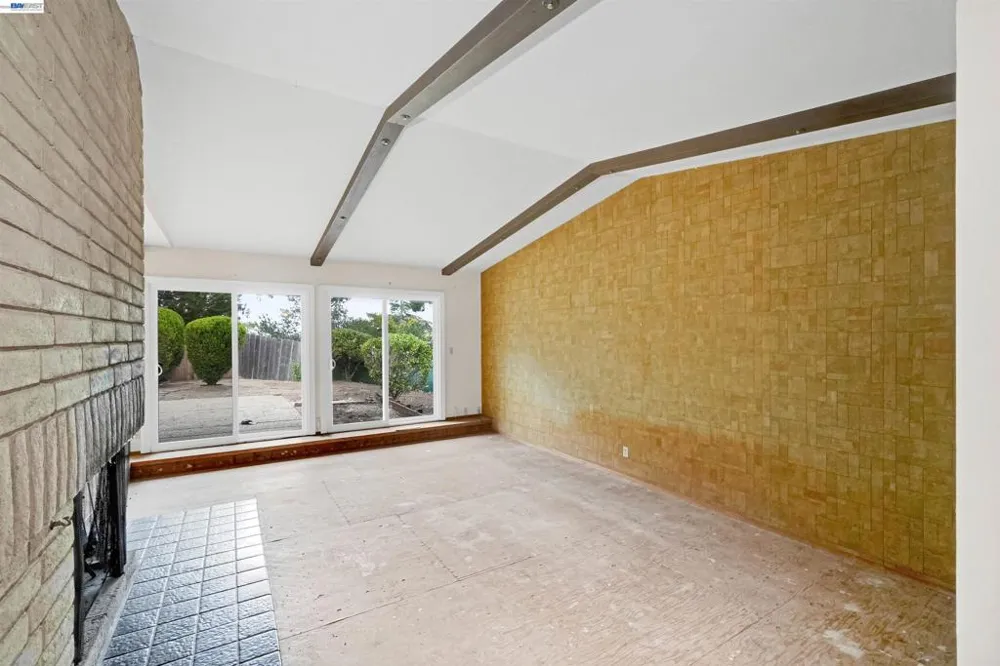 27929 Edgecliff Way Hayward, CA 94542