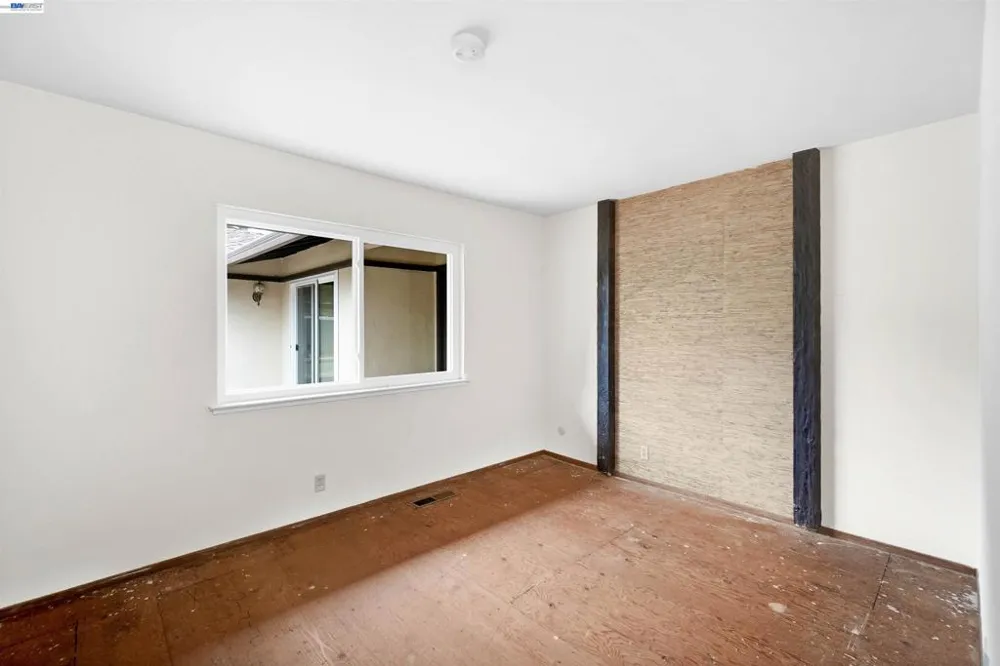 27929 Edgecliff Way Hayward, CA 94542