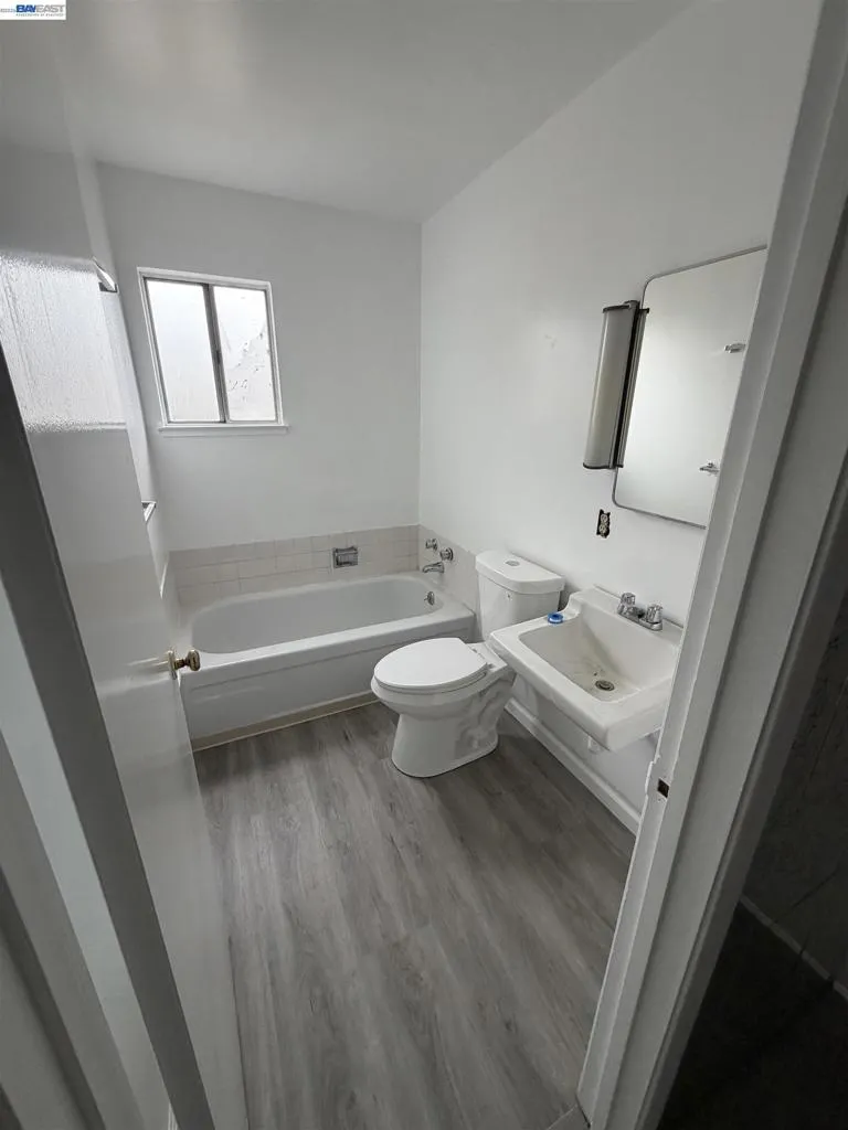 1193 Fallen Leaf Dr Milpitas, CA 95035