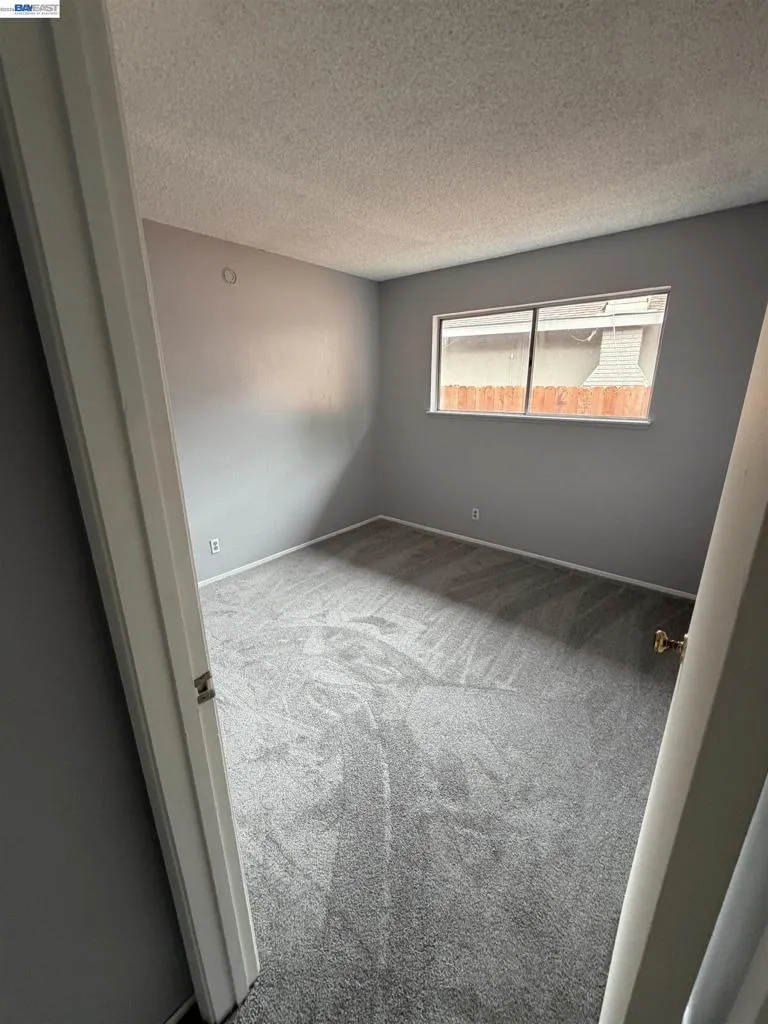 1193 Fallen Leaf Dr Milpitas, CA 95035