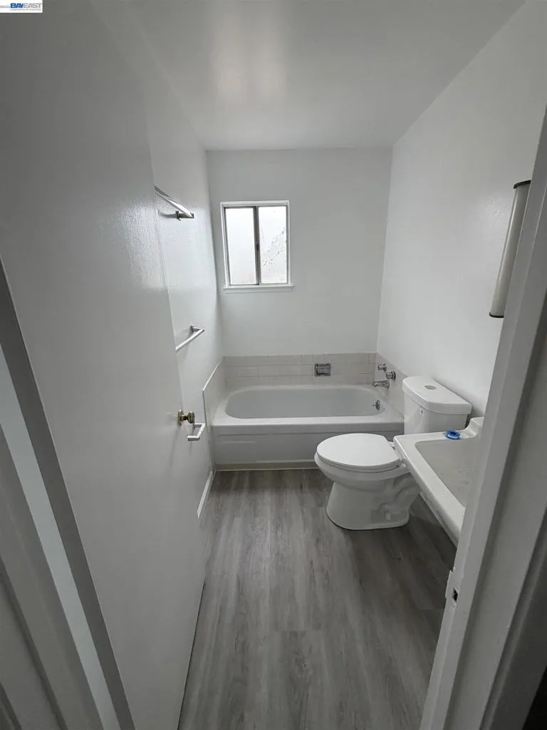 1193 Fallen Leaf Dr Milpitas, CA 95035