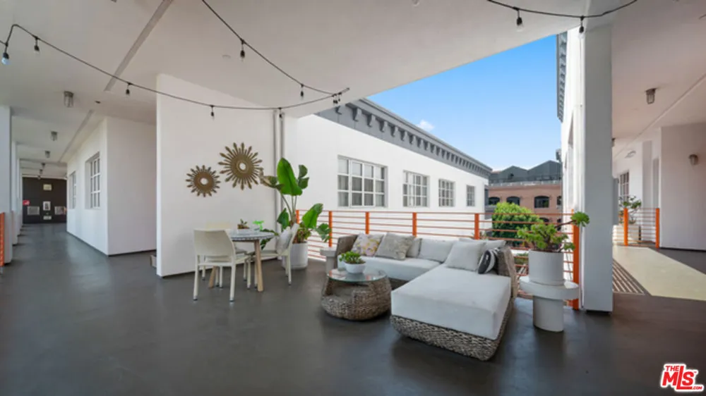 212 Marine Street #305 Santa Monica, CA 90405
