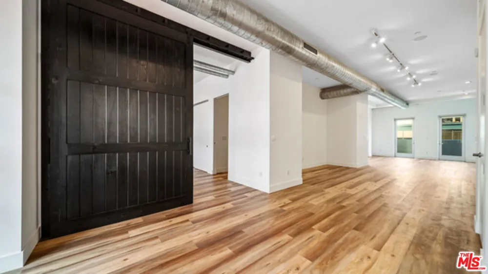 212 Marine Street #305 Santa Monica, CA 90405