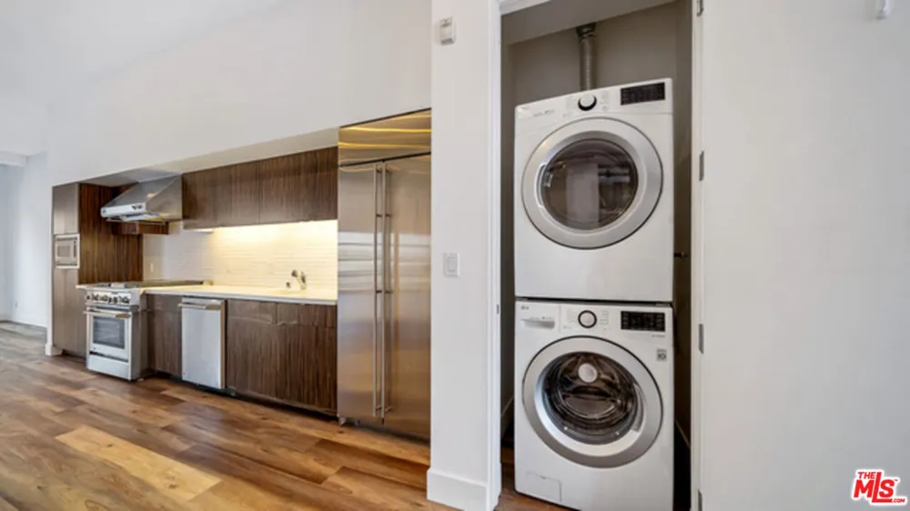 212 Marine Street #305 Santa Monica, CA 90405