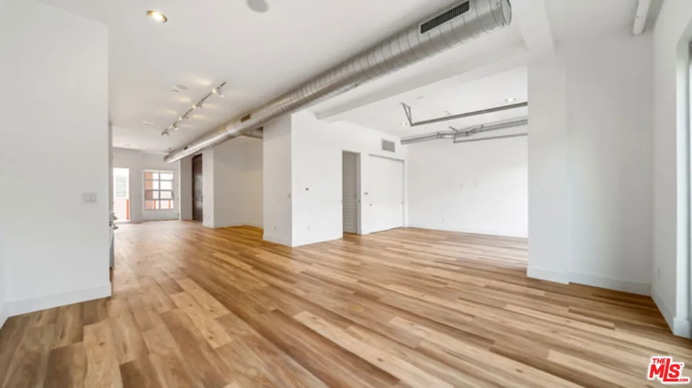212 Marine Street #305 Santa Monica, CA 90405