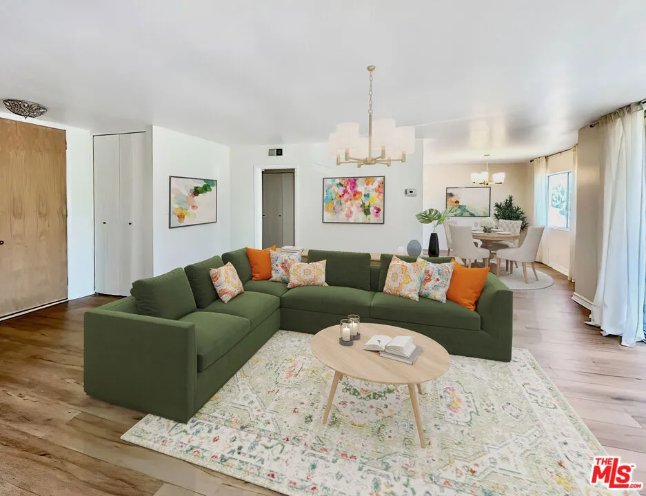 10707 Camarillo Street #116 Toluca Lake, CA 91602